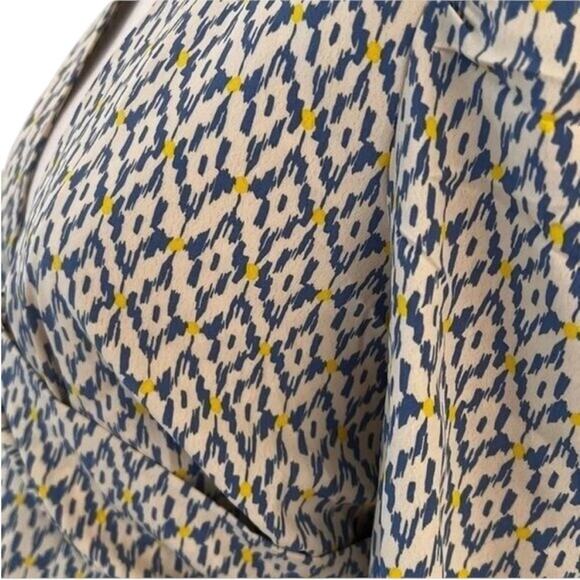 *New Alden Cropped Deep V Neckline Blouse – Sz L - Picture 6 of 7